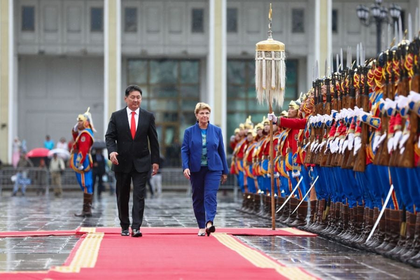 Presidents of Mongolia and Switzerland Hold a Tête-à-Tête meeting