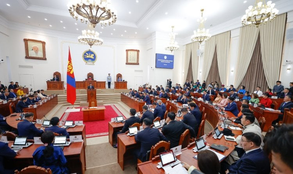 Political Party Platforms on Mining and Development in Mongolia