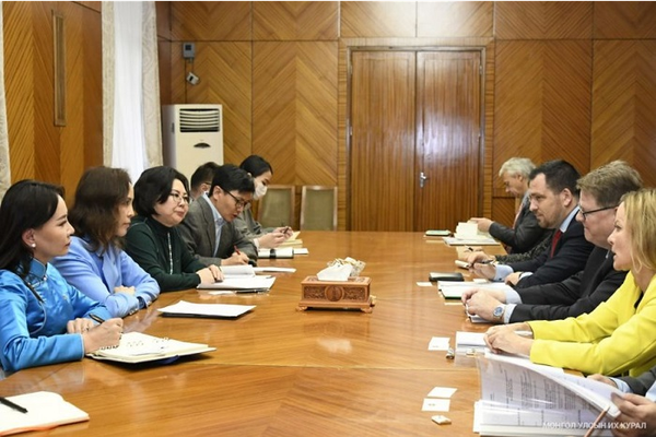 Mongolian Women Parliamentarians Meet with Representatives of the European Parliament