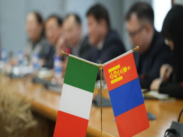 Minister of Food, Agriculture, and Light Industry of Mongolia Meets Italian Ambassador