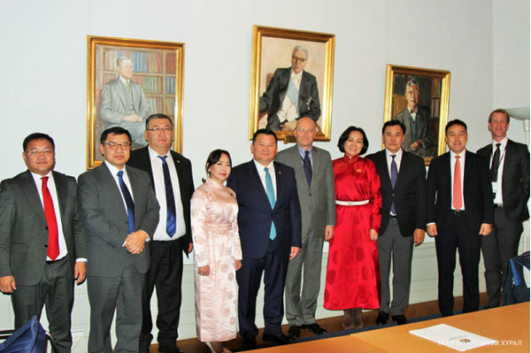 Deputy Chairman Munkhbaatar Meets State Secretary for Foreign Affairs of Sweden