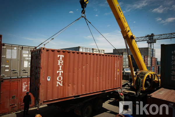 4,050 containers awaiting transportation to Mongolia at Tianjin Port